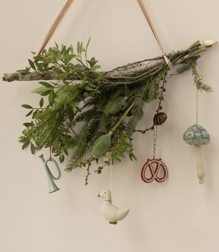 Metal Ornament Pretzel - 0