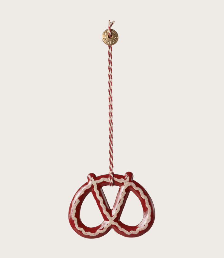 Metal Ornament Pretzel