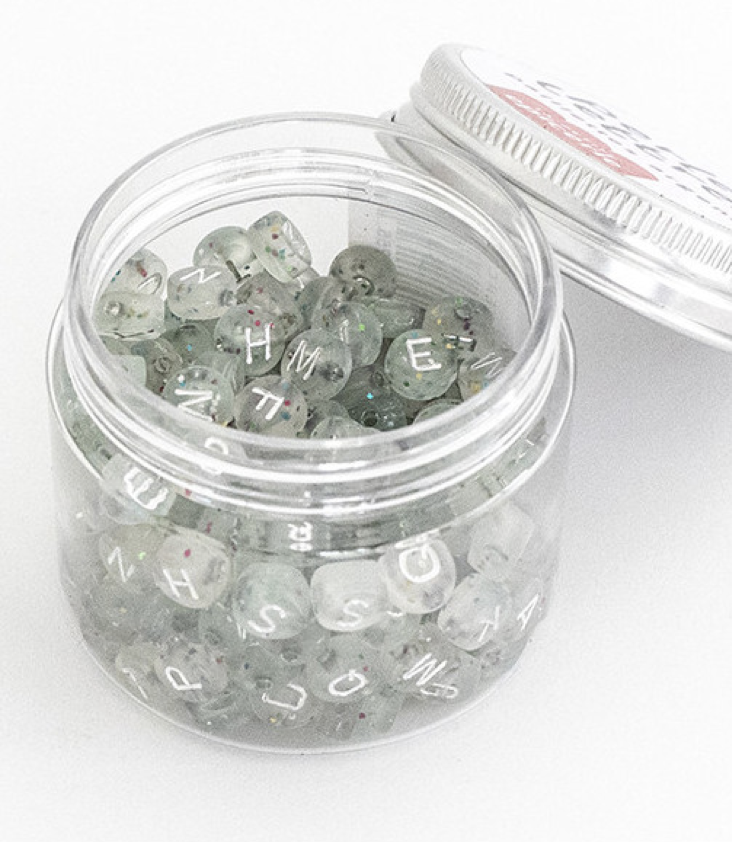 Buchstaben Perlen silber