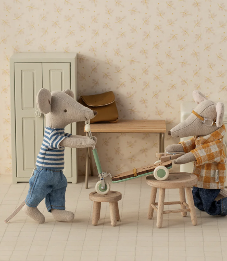 Big Brother Mouse - 1