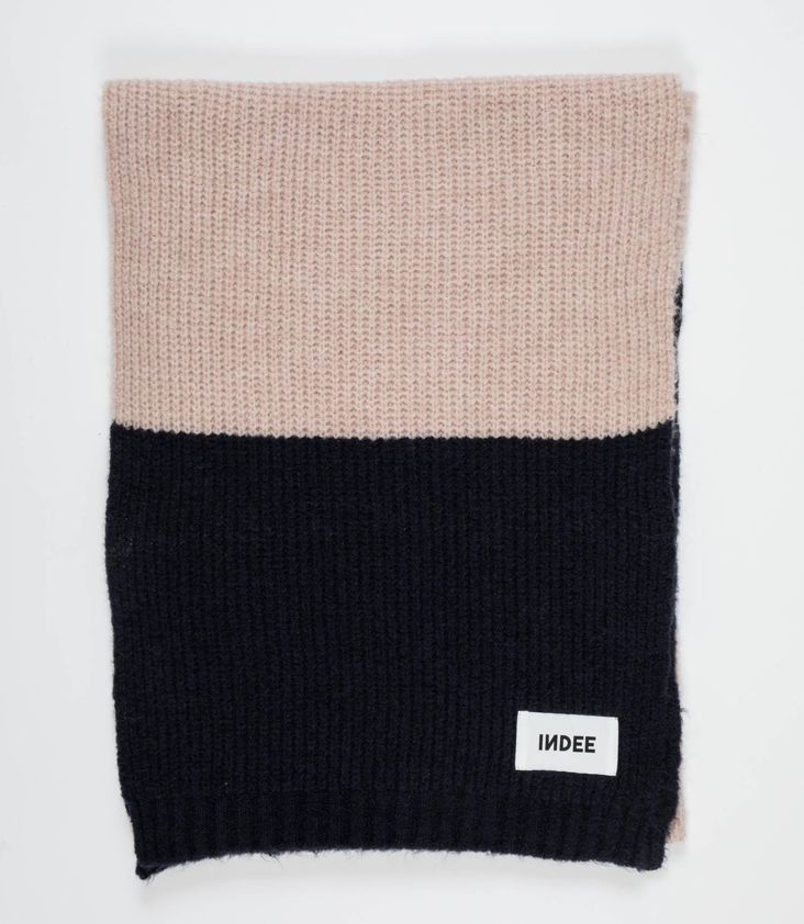 Tudor Scarf