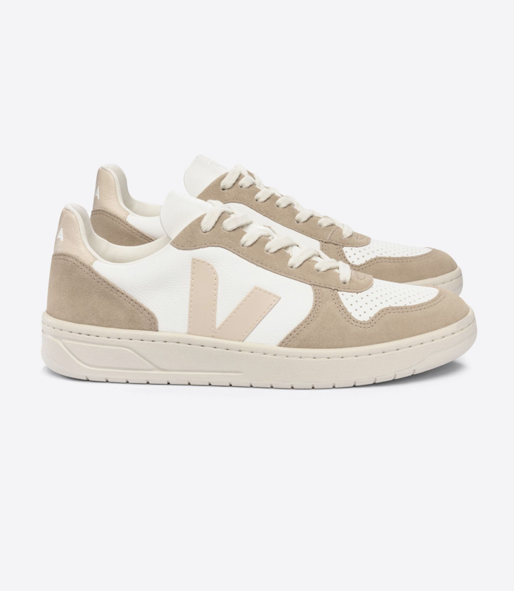 V-10 White Sable Sahara Sneakers Turnschuhe